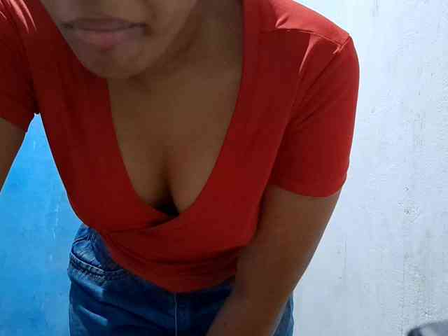 RomanaBeatson webcam