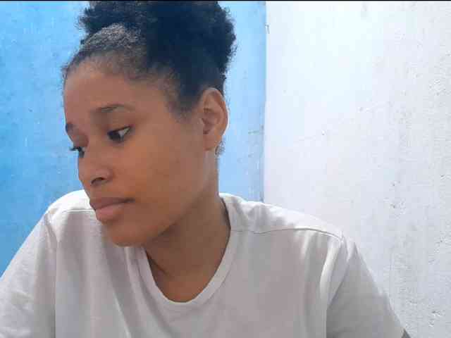 RomanaBeatson webcam