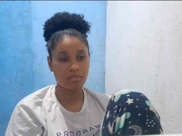 RomanaBeatson webcam