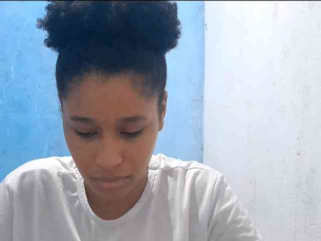 RomanaBeatson webcam