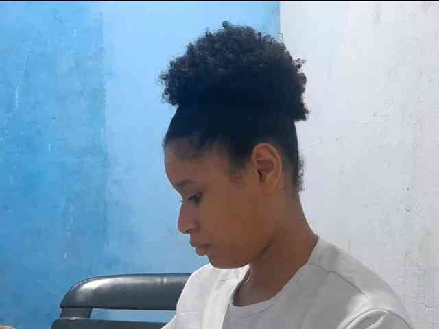 RomanaBeatson webcam