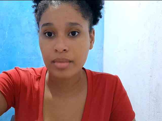 RomanaBeatson webcam