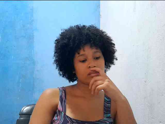 RomanaBeatson webcam