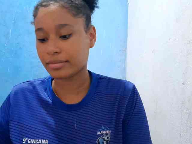 RomanaBeatson webcam