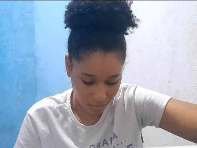 RomanaBeatson webcam