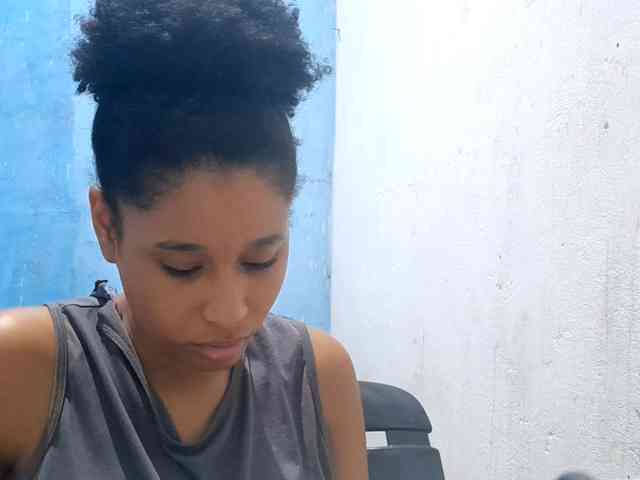 RomanaBeatson webcam