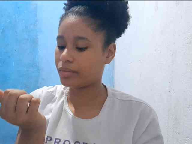 RomanaBeatson webcam