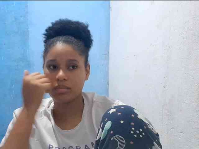 RomanaBeatson webcam