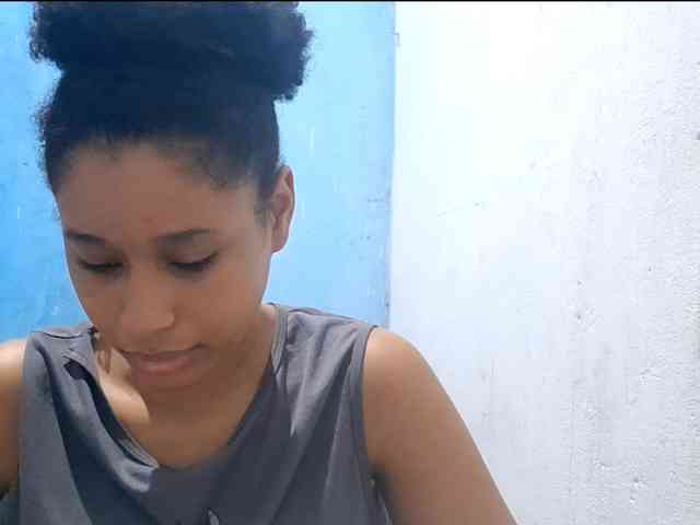 RomanaBeatson webcam