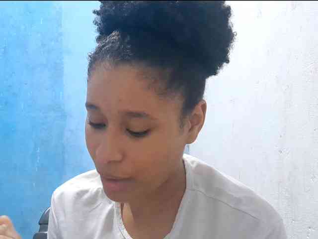 RomanaBeatson webcam