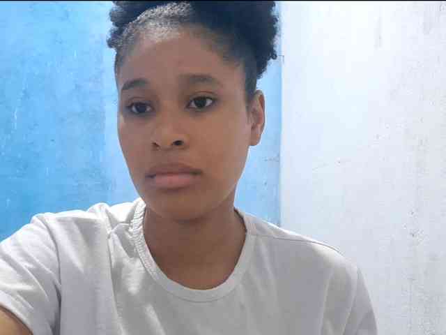 RomanaBeatson webcam