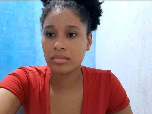 RomanaBeatson webcam