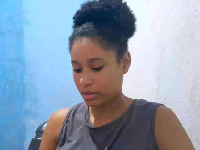 RomanaBeatson webcam