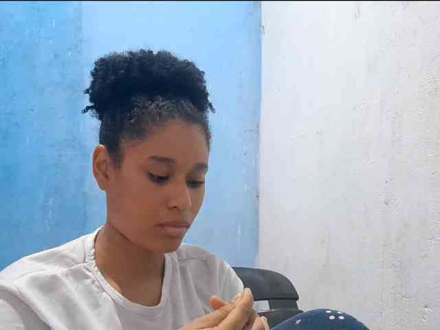 RomanaBeatson webcam