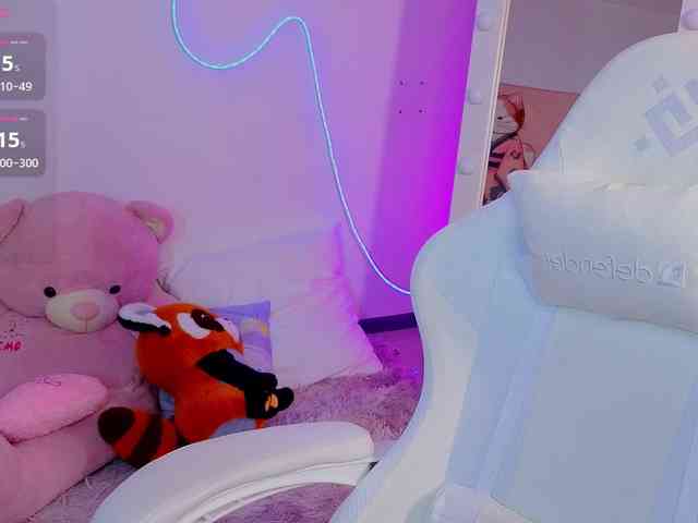 MollyMay webcam