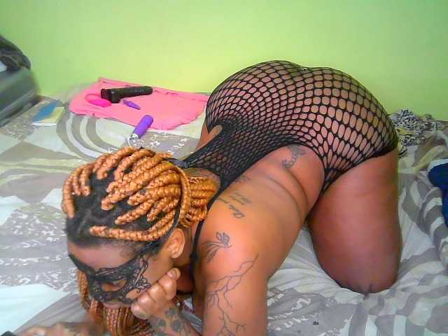 Blackchully9 live cam on BongaCams