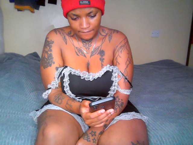 Blackchully9 live cam on BongaCams