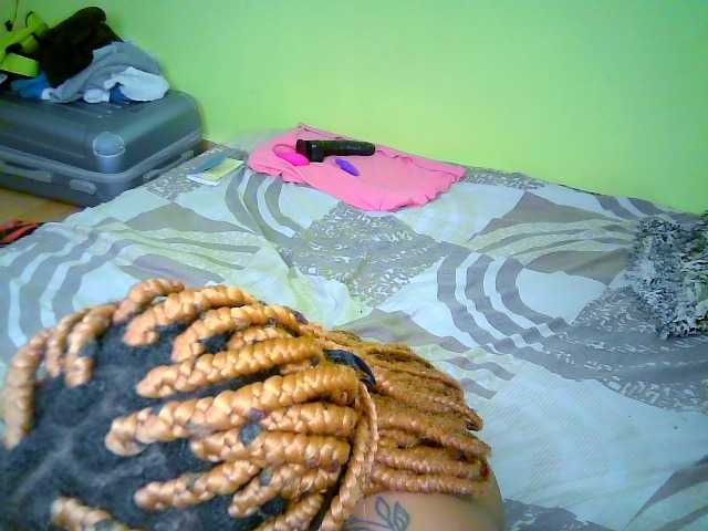 Blackchully9 live cam on BongaCams