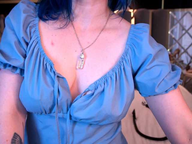 AlisaGrace, en directo ahora en BongaCams