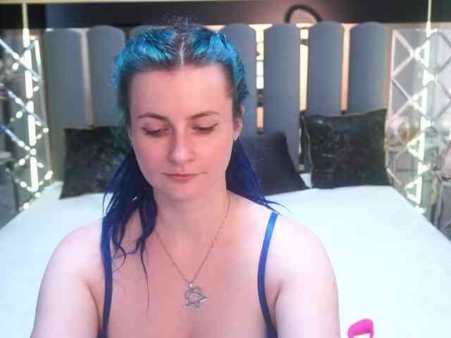 Alisagrace's live stream