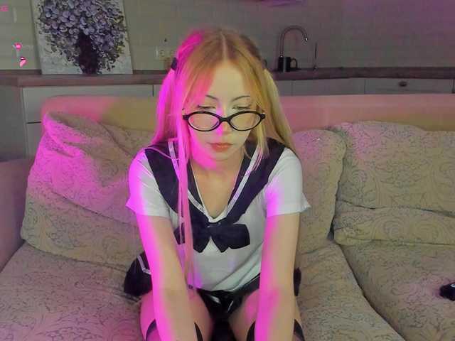 UwuFlower live cam on BongaCams