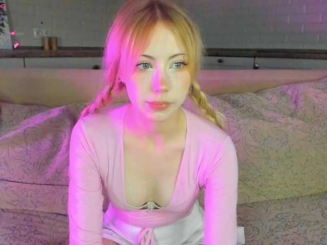 UwuFlower live cam on BongaCams