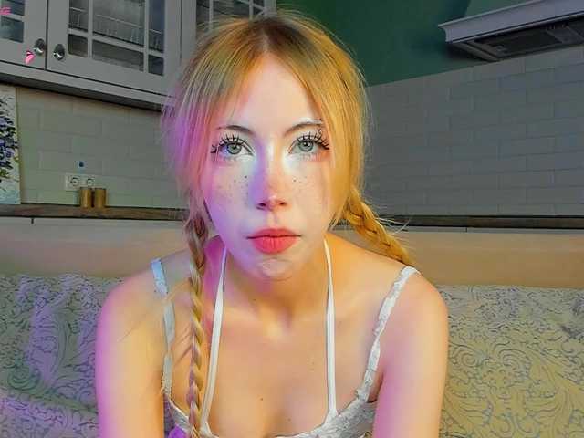 UwuFlower live cam on BongaCams