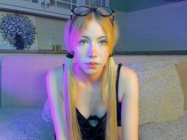 UwuFlower live cam on BongaCams