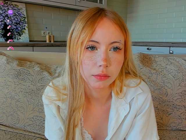 UwuFlower live cam on BongaCams