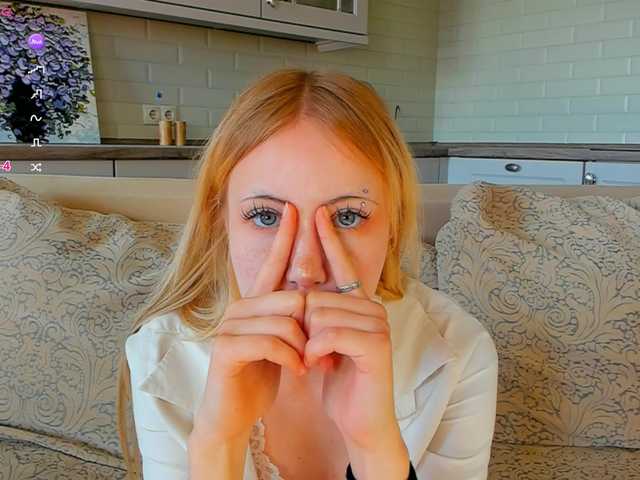 UwuFlower live cam on BongaCams