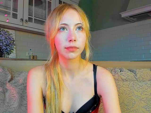 UwuFlower live cam on BongaCams