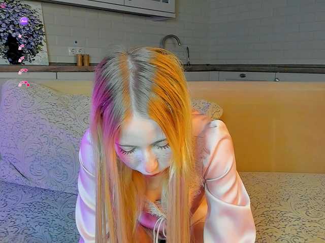 UwuFlower live cam on BongaCams