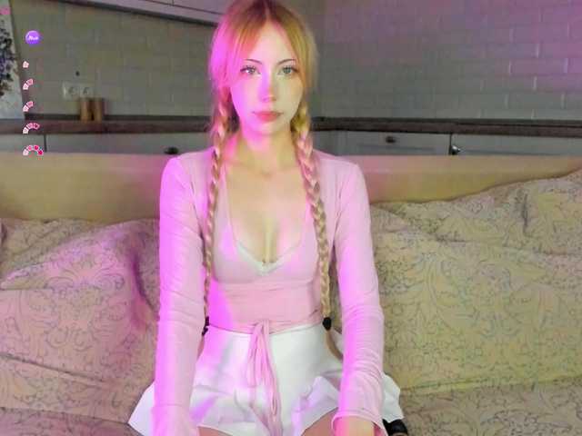 UwuFlower live cam on BongaCams