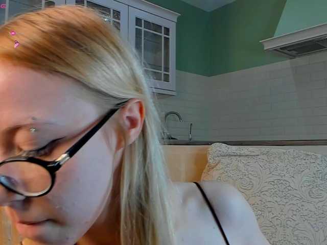 UwuFlower live cam on BongaCams