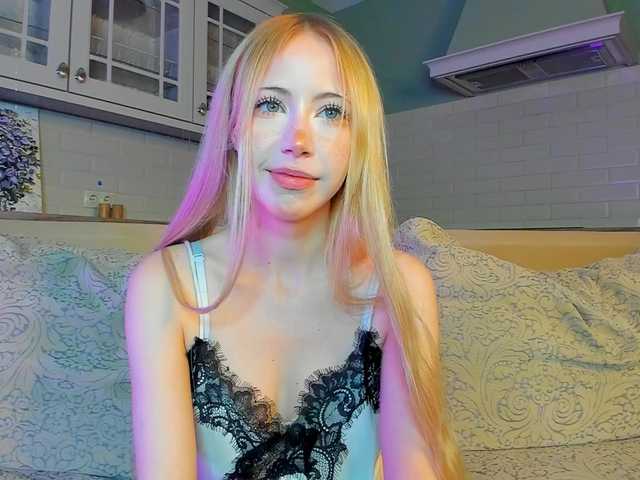 UwuFlower live cam on BongaCams