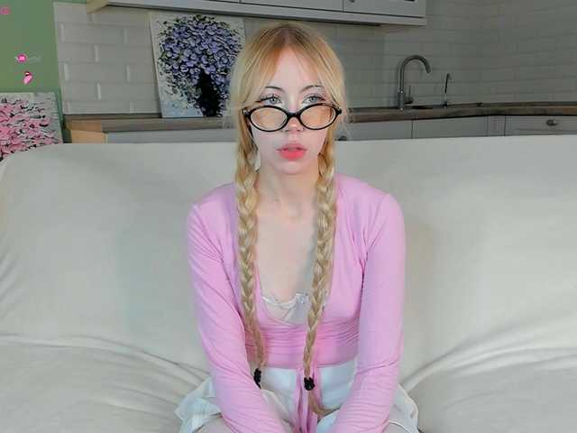 UwuFlower live cam on BongaCams