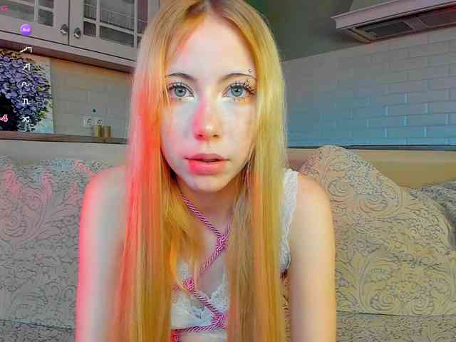 UwuFlower Live Webcam on BongaCams