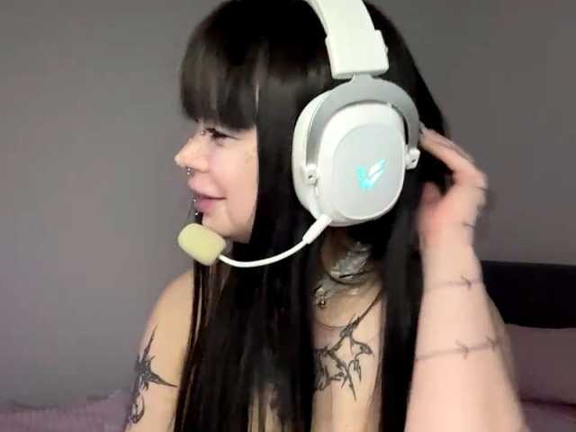 QuianaDearman's BongaCams show and profile