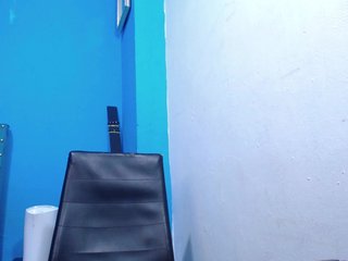 Carolinhe Porn Show