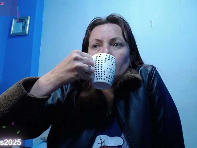 Carolinhe live cam on BongaCams
