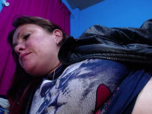 Carolinhe live cam on BongaCams