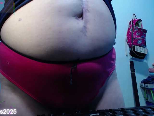Carolinhe live cam preview