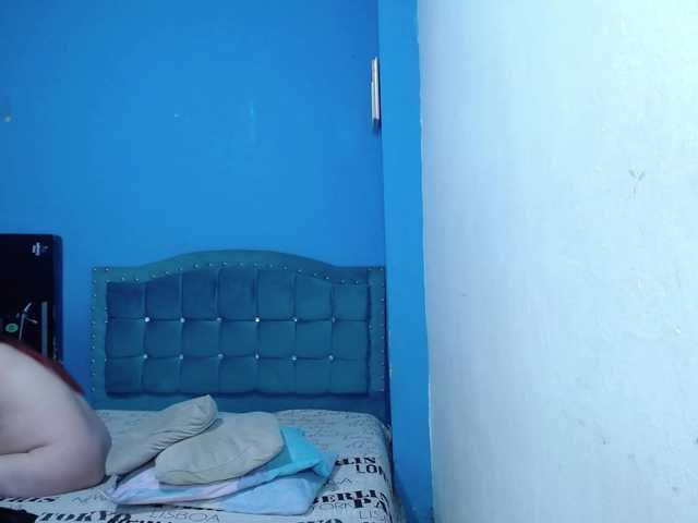 Carolinhe live cam preview