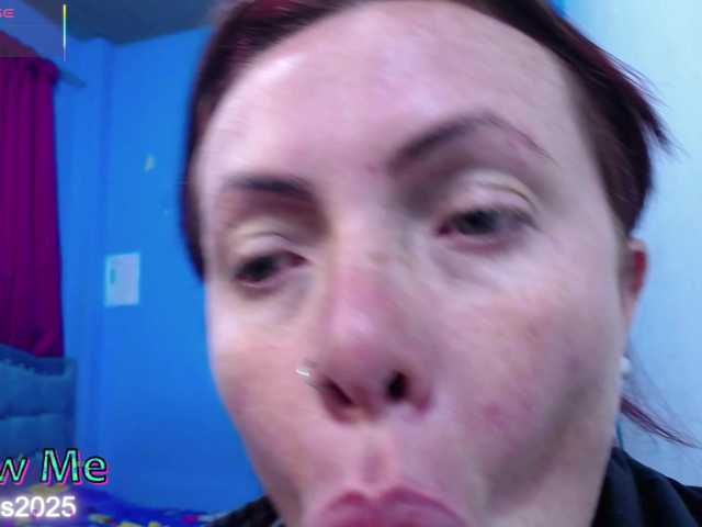Carolinhe live cam on BongaCams