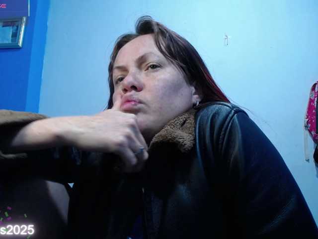 Carolinhe live cam on BongaCams