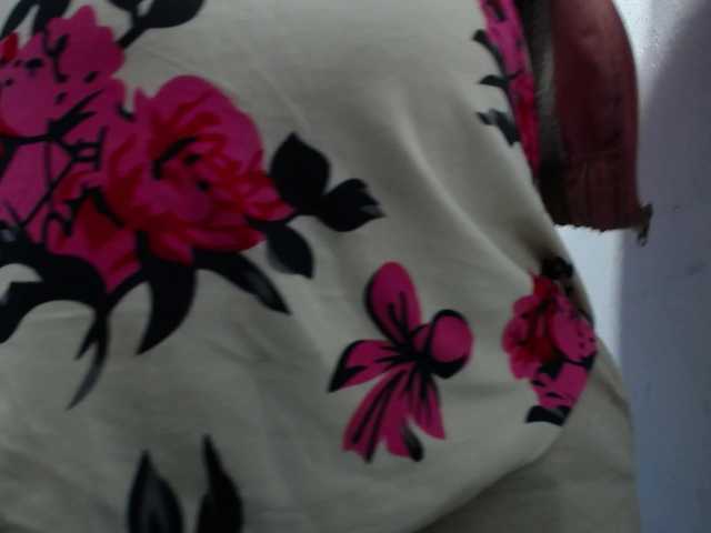 Carolinhe live cam on BongaCams