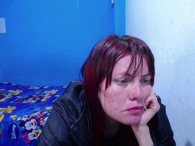 Carolinhe live cam on BongaCams