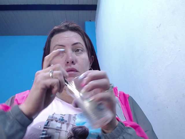 Carolinhe live cam on BongaCams