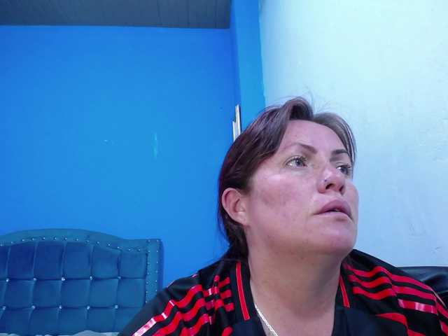 Carolinhe live cam on BongaCams