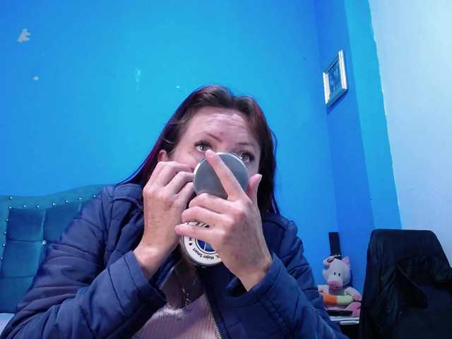 Carolinhe live cam on BongaCams